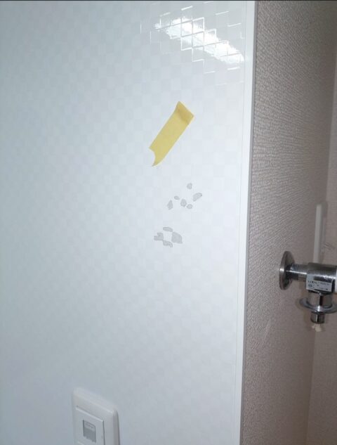 ブロック模様のキッチンパネル補修